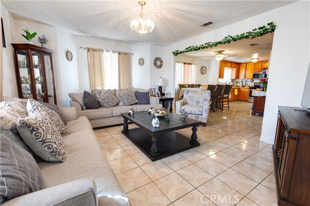 701 W 139th Street, Compton CA: https://media.crmls.org/medias/86039969-154b-4d98-b993-0b6f2e560420.jpg