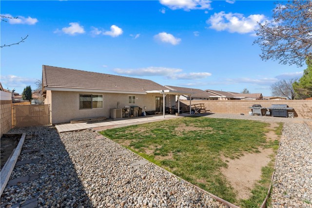 Detail Gallery Image 25 of 27 For 44840 Fenhold, Lancaster,  CA 93535 - 3 Beds | 2 Baths