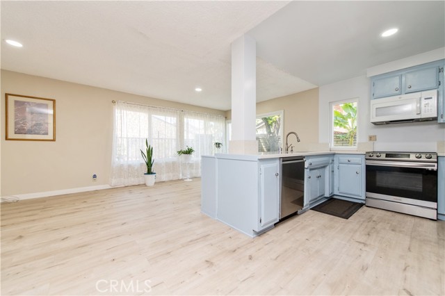 12441 Interior Circle, Los Alamitos CA: https://media.crmls.org/medias/860467e0-e146-4fc8-b6bd-d45cf4f975c5.jpg
