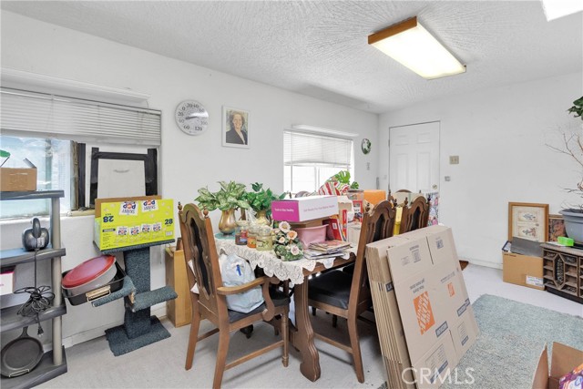 Detail Gallery Image 11 of 38 For 15869 Calandria Way, Victorville,  CA 92394 - 3 Beds | 2 Baths