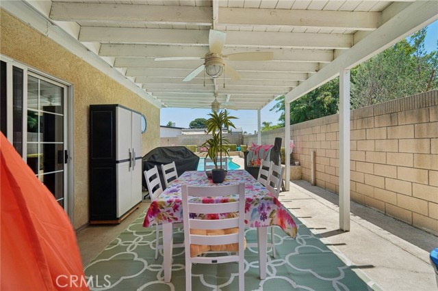 6253 Hamilton Court, Chino CA: https://media.crmls.org/medias/86049dde-3489-4fe4-8000-21113c2b89ee.jpg