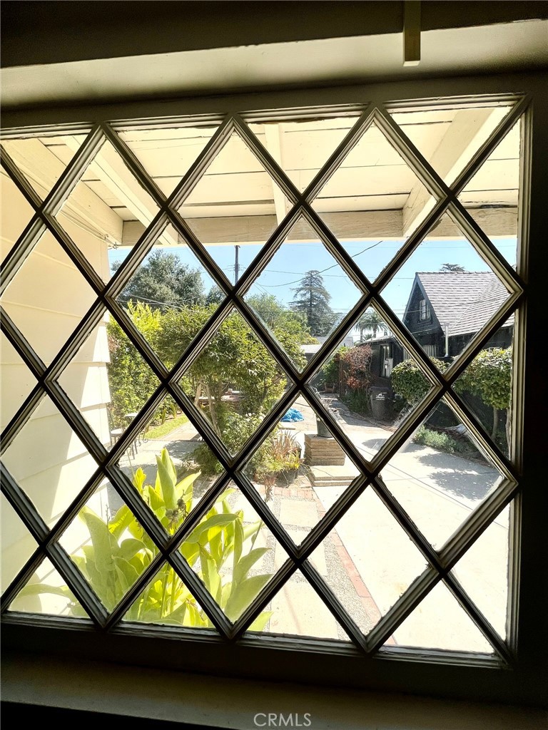 https://media.crmls.org/medias/8604c07d-06ea-4a56-ab51-9f46fbca1670.jpg?preset=X-Large