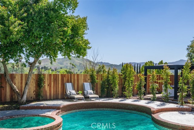 Detail Gallery Image 1 of 1 For 27068 Esward Dr, Calabasas,  CA 91301 - 5 Beds | 3 Baths