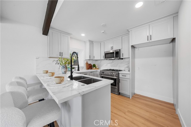 2838 Lambert Drive, Los Angeles CA: https://media.crmls.org/medias/86053acd-13bb-44a4-b492-c66cc26d3105.jpg