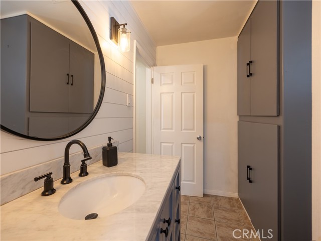 42668 Sonoma Drive, Big Bear Lake CA: https://media.crmls.org/medias/86065e9b-712d-44eb-9786-0ed97ee7f331.jpg