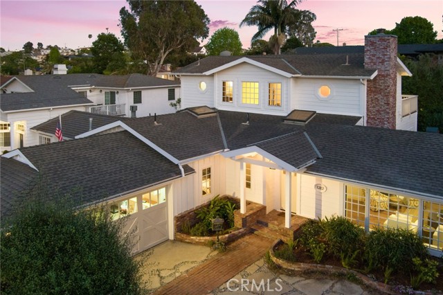 Detail Gallery Image 2 of 50 For 1212 2nd St, Manhattan Beach,  CA 90266 - 4 Beds | 3/1 Baths