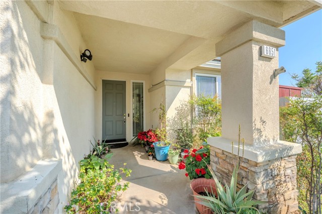 Detail Gallery Image 2 of 52 For 6651 Darling Ln, San Bernardino,  CA 92407 - 4 Beds | 2/1 Baths