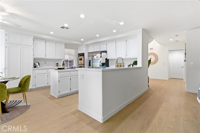 Detail Gallery Image 22 of 67 For 28360 Easton Ln, Saugus,  CA 91350 - 5 Beds | 3 Baths