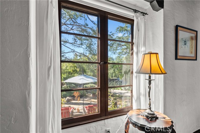 Detail Gallery Image 4 of 34 For 3935 Vista Ct, La Crescenta,  CA 91214 - 2 Beds | 2 Baths