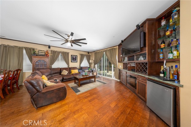 Detail Gallery Image 13 of 35 For 5537 Hartness Ct, Fontana,  CA 92336 - 4 Beds | 3/1 Baths