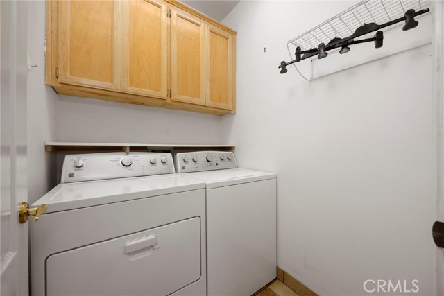 5510 Edge Water Court, Bakersfield CA: https://media.crmls.org/medias/86095849-eaa5-4285-9c33-2a6e1dbb132b.jpg