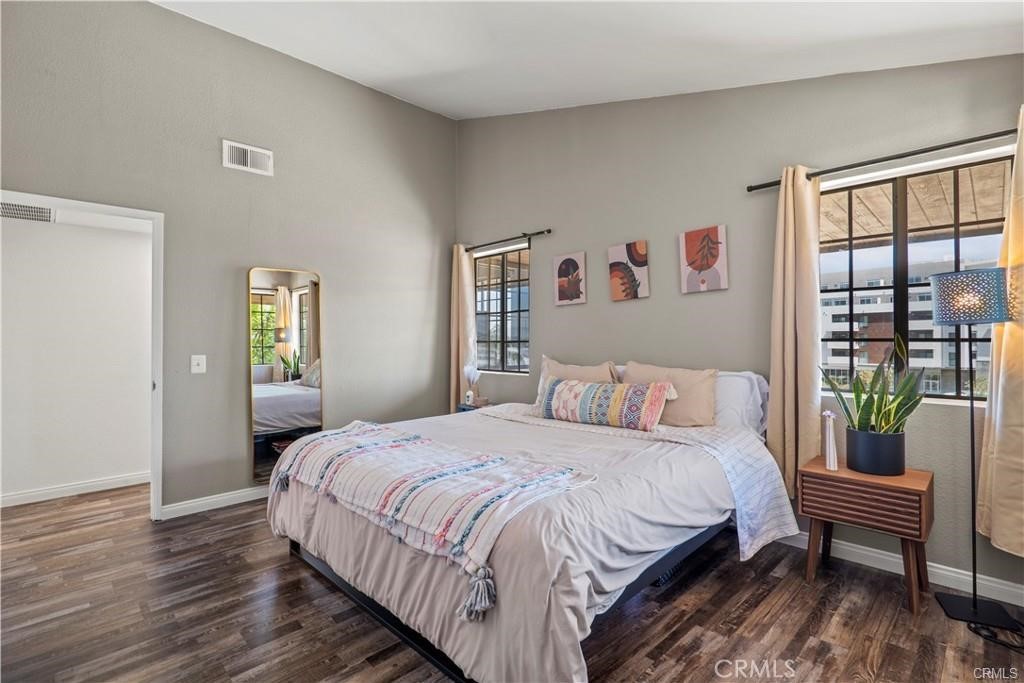 Detail Gallery Image 7 of 12 For 6545 Reseda Bld #17,  Reseda,  CA 91335 - 2 Beds | 2 Baths