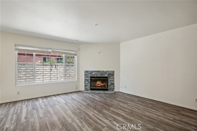 Detail Gallery Image 5 of 34 For 17556 Van Buren Ln, Huntington Beach,  CA 92647 - 2 Beds | 2/1 Baths