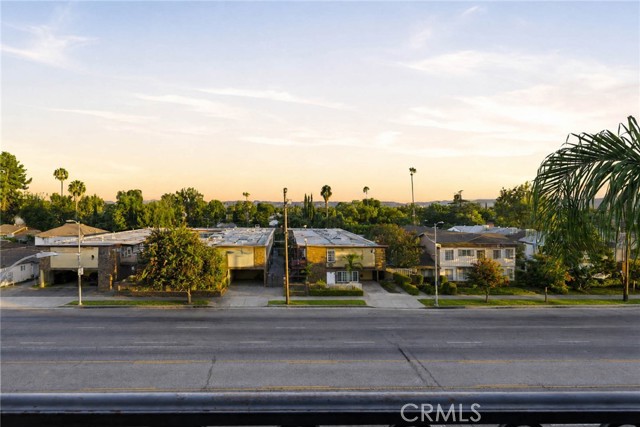 2 Bed Home for Sale in Van Nuys, California