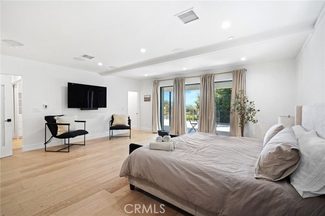 Detail Gallery Image 24 of 25 For 1812 Navy, Santa Monica,  CA 90405 - 5 Beds | 3 Baths