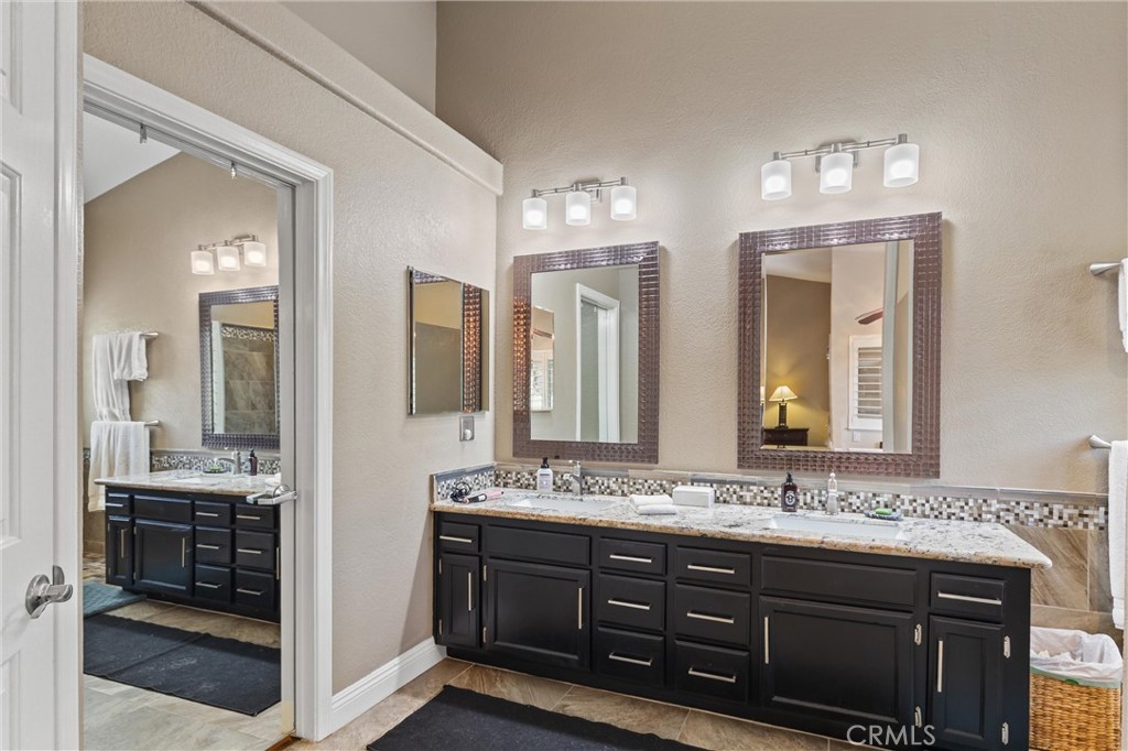 MLS #OC25223334 image #15