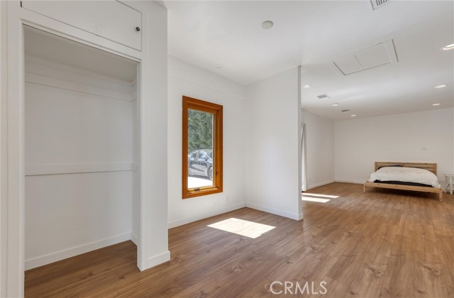 11159 La Maida Street, North Hollywood CA: https://media.crmls.org/medias/860ab6d7-df4b-4f3d-a17d-0ad937e835b0.jpg
