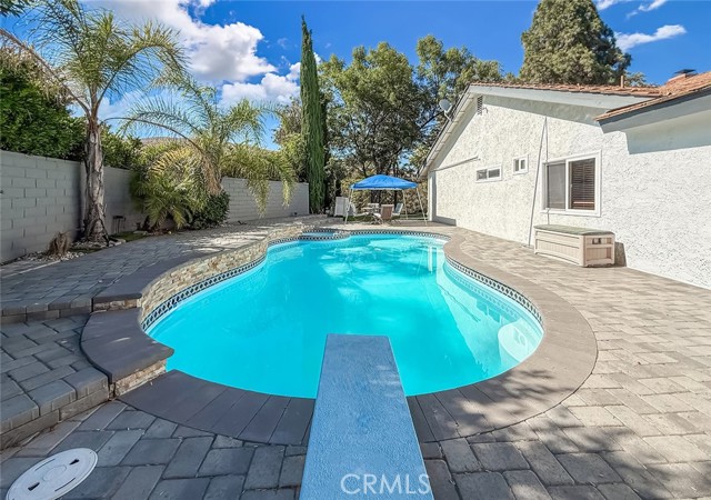 17547 Rushing Drive, Granada Hills CA: https://media.crmls.org/medias/860b1514-f92b-4b7c-bbda-d6d8c9c02bed.jpg