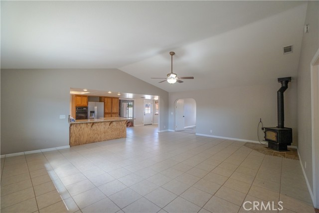 Detail Gallery Image 7 of 75 For 14064 Tioga, Oak Hills,  CA 92344 - 5 Beds | 2/1 Baths