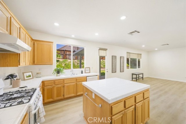 5444 Broderick Court, Hemet CA: https://media.crmls.org/medias/860c1df3-51f7-4bf8-9d07-2858f6cc0cd8.jpg