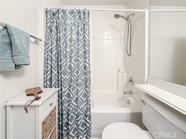 2037 Freesia Avenue, Simi Valley CA: https://media.crmls.org/medias/860cdb69-982e-4a31-bb16-3e30a64c74a7.jpg