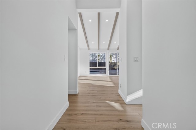 16445 Kingsbury photo 13