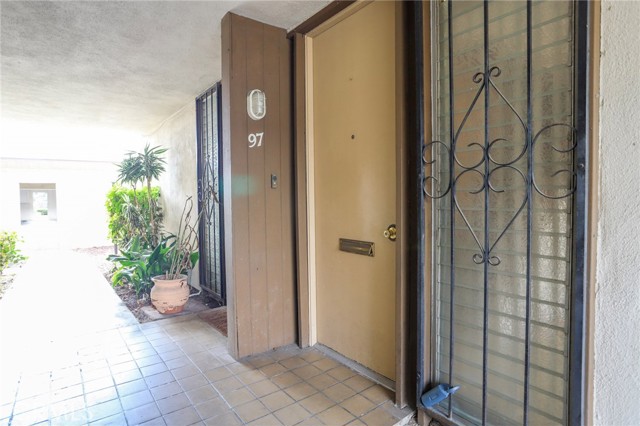 Detail Gallery Image 16 of 17 For 15500 Tustin Village Way #97,  Tustin,  CA 92780 - 3 Beds | 1/1 Baths
