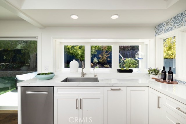 Detail Gallery Image 8 of 25 For 1933 Port Bristol Cir, Newport Beach,  CA 92660 - 5 Beds | 3 Baths
