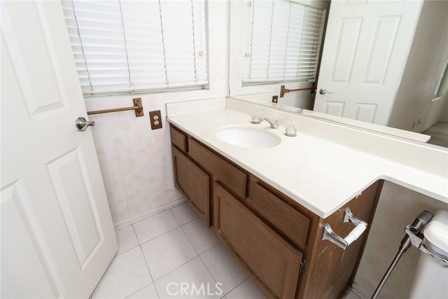 345 Jeremiah Drive, Simi Valley CA: https://media.crmls.org/medias/860ed5c5-c673-46ed-8772-a3e8fe434889.jpg