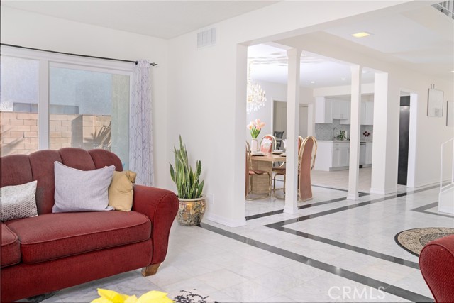 Detail Gallery Image 9 of 70 For 10660 Melvin Ave, Porter Ranch,  CA 91326 - 5 Beds | 3/1 Baths