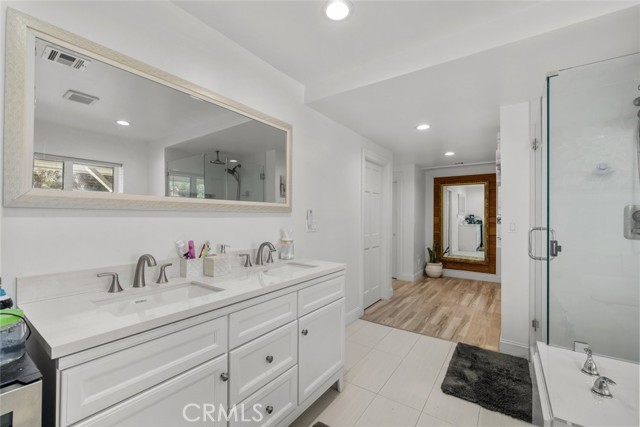 2556 W Avenue N 4, Palmdale CA: https://media.crmls.org/medias/860fa004-9d78-43ac-806d-e12ec15b6eb7.jpg