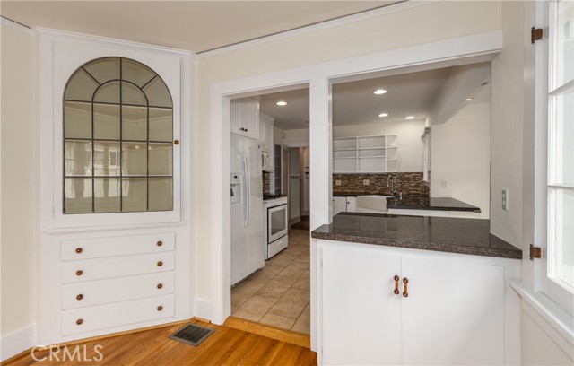 Detail Gallery Image 11 of 29 For 625 Alvarado St, Redlands,  CA 92373 - 3 Beds | 2/1 Baths