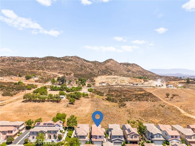 27620 Desert Gold Court, Murrieta CA: https://media.crmls.org/medias/8610007f-3240-48b2-8f70-74bbe6495c09.jpg