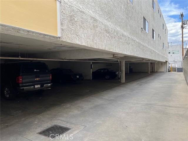 7039 Remmet Avenue, Canoga Park CA: https://media.crmls.org/medias/86100362-e7fa-4c92-b5a9-a700ac674237.jpg