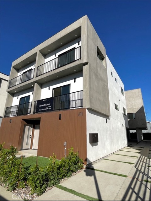 Detail Gallery Image 26 of 27 For 613 W 41st Pl #1/2,  Los Angeles,  CA 90037 - 5 Beds | 5/1 Baths