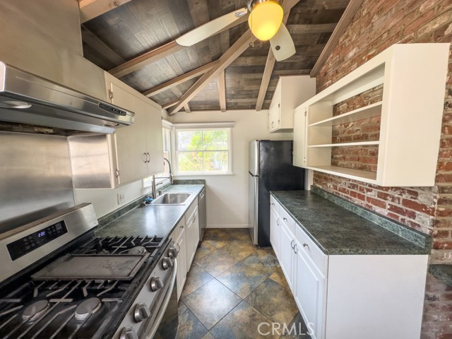 Detail Gallery Image 7 of 15 For 531 Monterey Dr, Laguna Beach,  CA 92651 - 2 Beds | 1 Baths