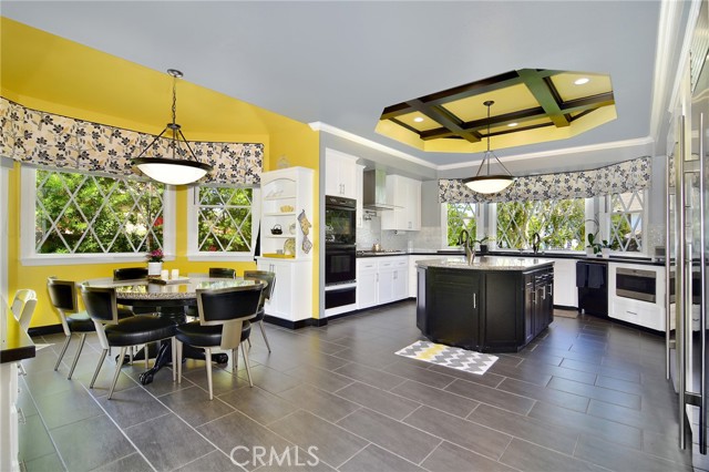 29360 Castlehill Drive, Agoura Hills CA: https://media.crmls.org/medias/8612d68b-62e5-4dc9-8c3f-b539e583292d.jpg