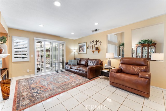 Detail Gallery Image 10 of 47 For 861 Shade Tree Way, Corona,  CA 92878 - 3 Beds | 2/1 Baths