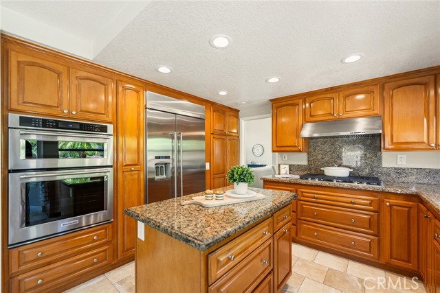 6335 E Smokey Avenue, Orange CA: https://media.crmls.org/medias/86132bc0-972d-4c2e-9f96-09e824d9bc26.jpg