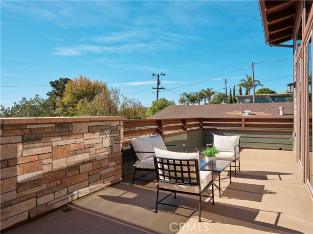 Detail Gallery Image 9 of 26 For 208 Larchmont Dr, Arroyo Grande,  CA 93420 - 4 Beds | 4 Baths