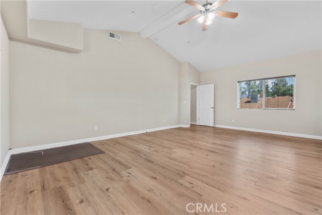 6953 Sierra Avenue, Fontana CA: https://media.crmls.org/medias/86138f24-ac05-4d98-a508-9f29da53eef0.jpg