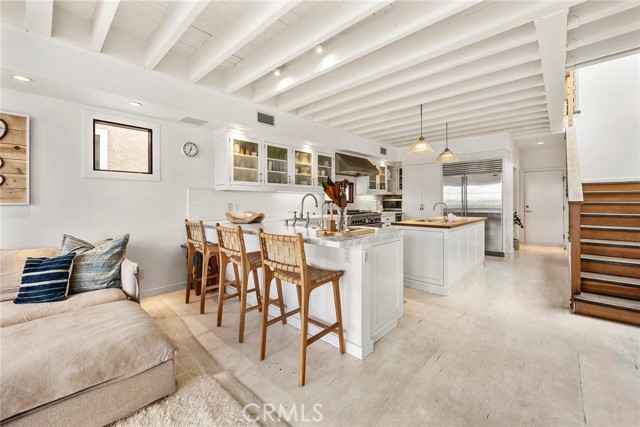 Detail Gallery Image 6 of 45 For 235 Canal St, Newport Beach,  CA 92663 - 4 Beds | 3/1 Baths