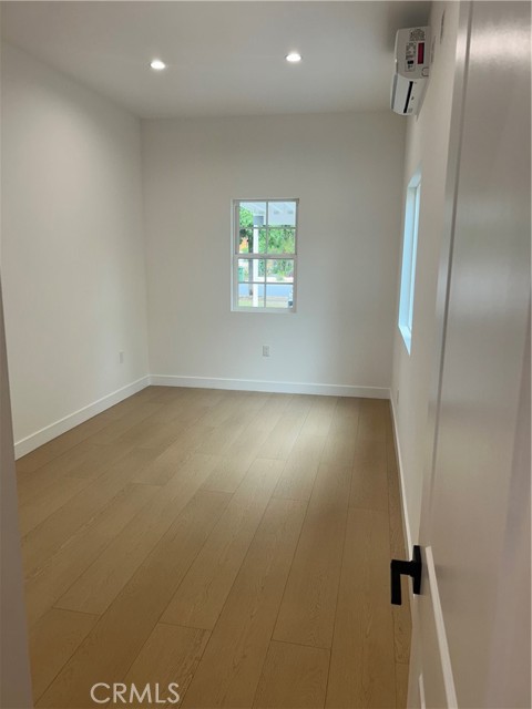 Detail Gallery Image 10 of 12 For 11052 Emelita Street, North Hollywood,  CA 91601 - 1 Beds | 1 Baths