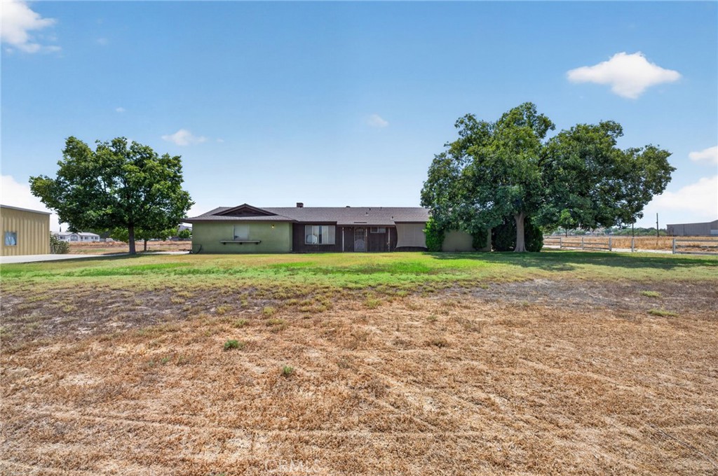 https://media.crmls.org/medias/861932a4-eafd-41de-8e7d-c7ec82017bb6.jpg?preset=X-Large