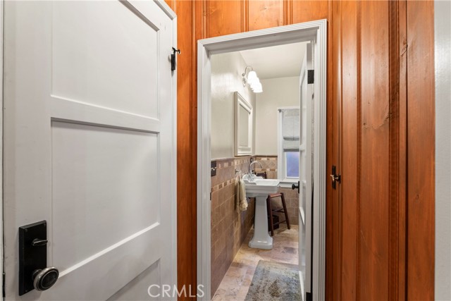 Detail Gallery Image 11 of 49 For 352 Maple Dr, Lake Arrowhead,  CA 92352 - 4 Beds | 2 Baths