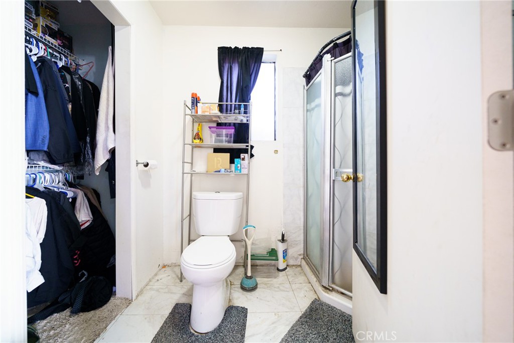 https://media.crmls.org/medias/861998c8-ff2c-4a57-8bc8-28011dafdd1c.jpg?preset=X-Large