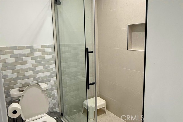 2303 N Sparks Street, Burbank CA: https://media.crmls.org/medias/861a56da-164e-4272-be4c-6e0a757efddc.jpg