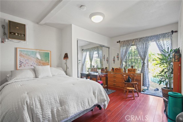 1419 S Redondo Boulevard, Los Angeles CA: https://media.crmls.org/medias/861b0ddd-c542-400b-be96-dc59763f7363.jpg