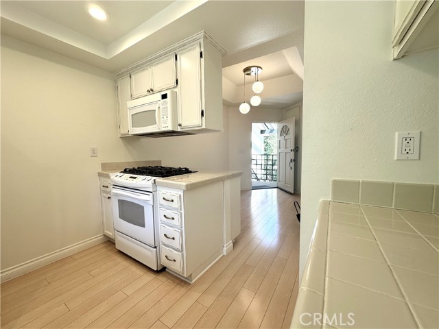 Detail Gallery Image 13 of 35 For 5736 Skyview Way #F,  Agoura Hills,  CA 91301 - 1 Beds | 1 Baths