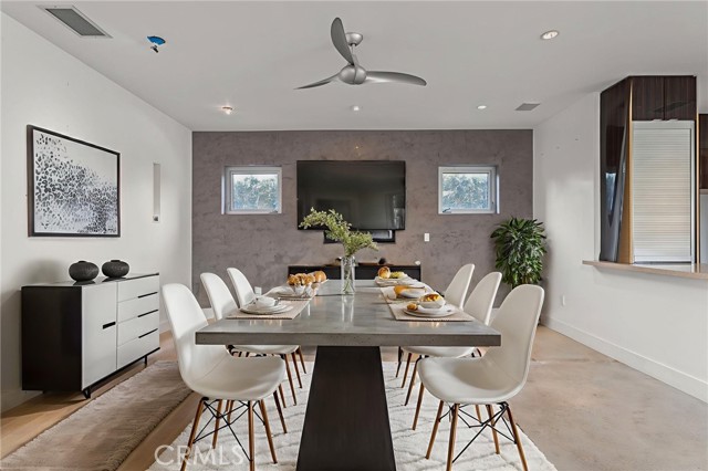 Detail Gallery Image 4 of 27 For 1518 Anita Ln, Newport Beach,  CA 92660 - 6 Beds | 4/1 Baths